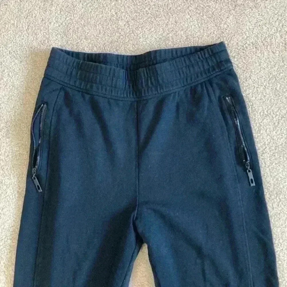 ⭐️ Fabletics black high rise sweatpants in size medium - Picture 2 of 6